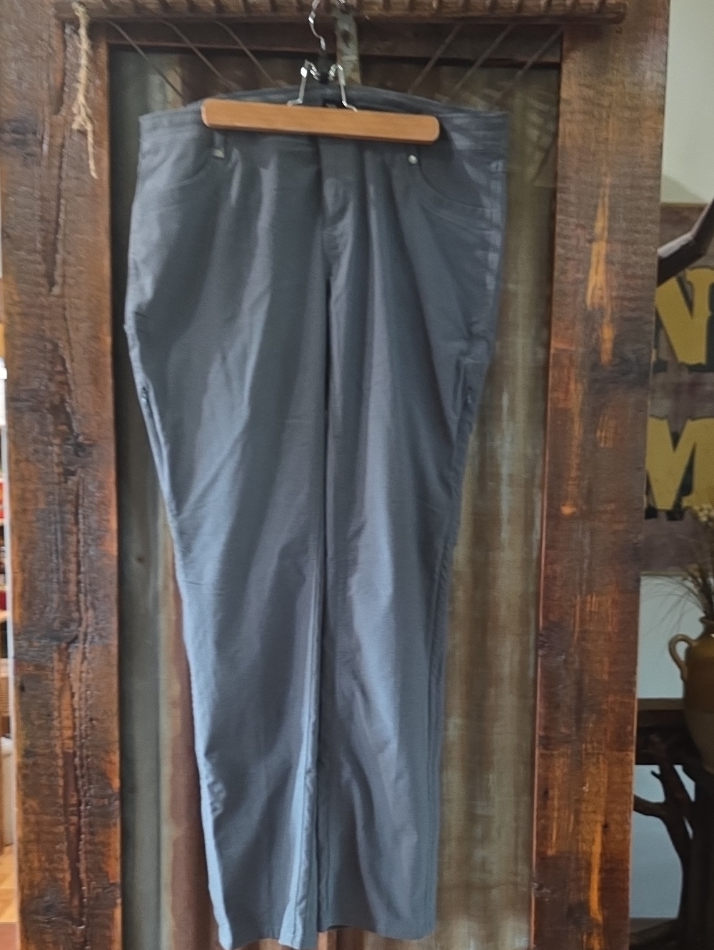 Womens KUHL Straight Fit Gray Pants - Classic Everyday Wear SIZE 14